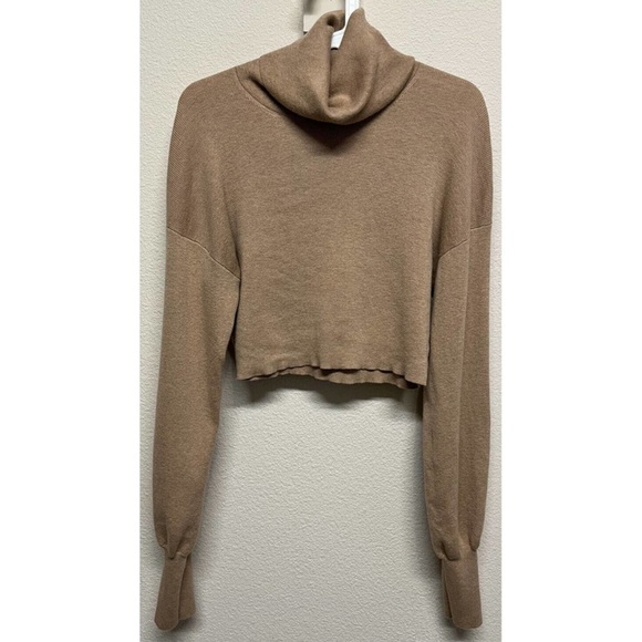 Aritzia Rebecca Crop Sweater - Picture 4 of 11